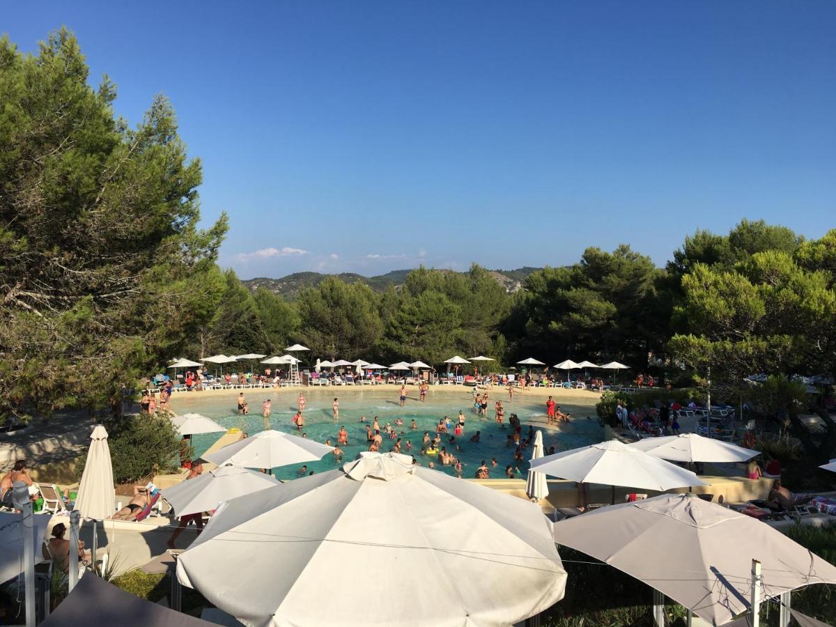 מאלמור Studio Sur Le Domaine Du Golf De Pont Royal מראה חיצוני תמונה