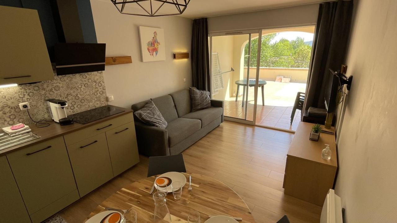 מאלמור Studio Sur Le Domaine Du Golf De Pont Royal מראה חיצוני תמונה